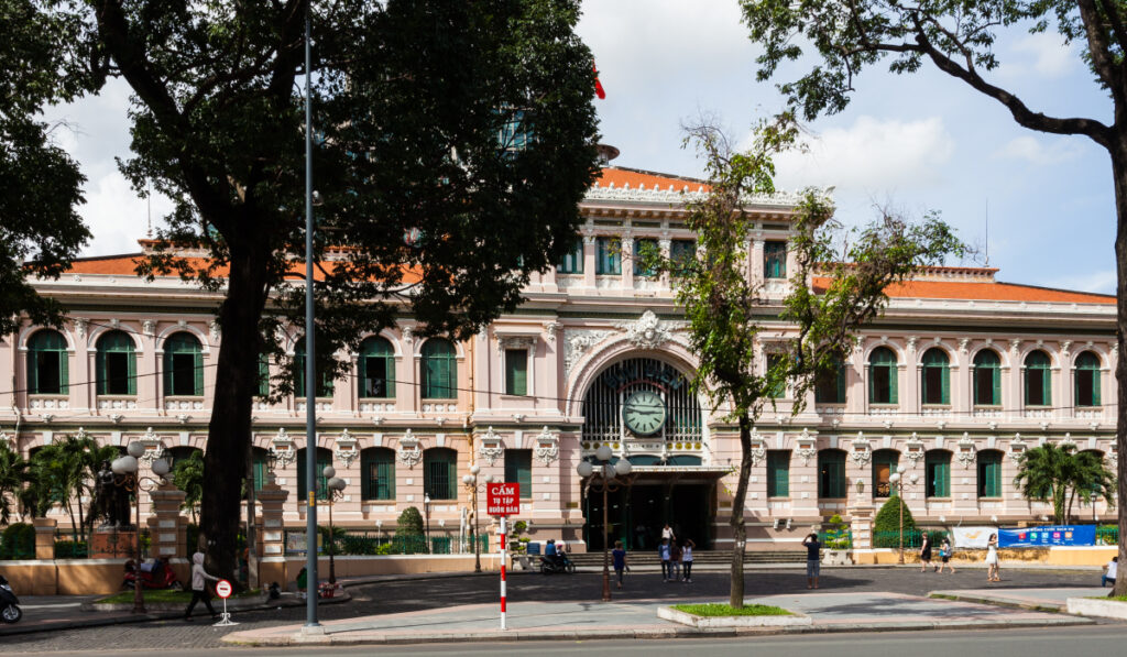 Bưu điện Trung tâm Sài Gòn – công trình kiến trúc độc đáo trăm năm