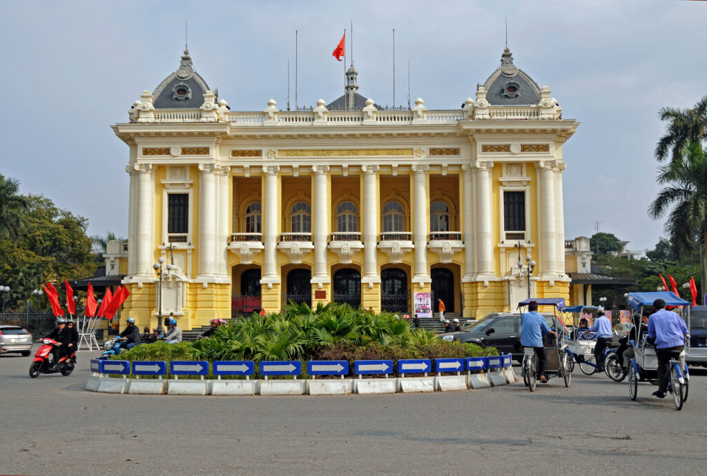 Kiến trúc của nhà hát lớn Hà Nội mang một chút chất phong cách châu Âu