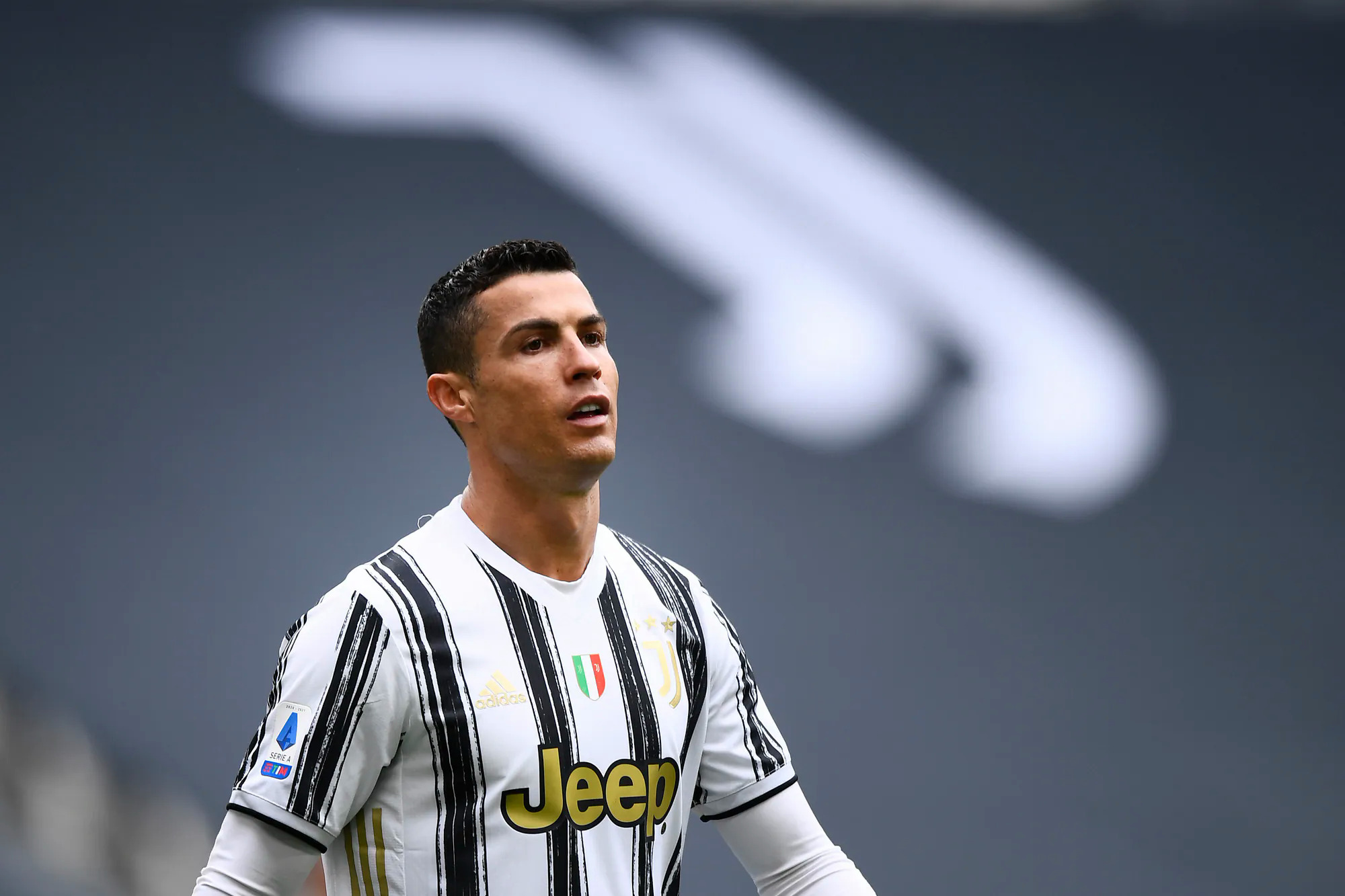 Juventus có thể buộc phải bán Ronaldo
